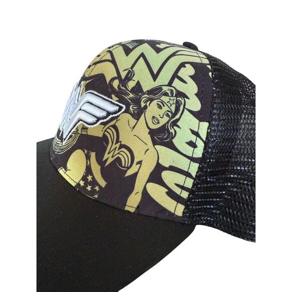 Wonder Woman Comic Trucker Hat Black & Gold Mesh Snapback DC Comics Six Flags - Picture 3 of 5